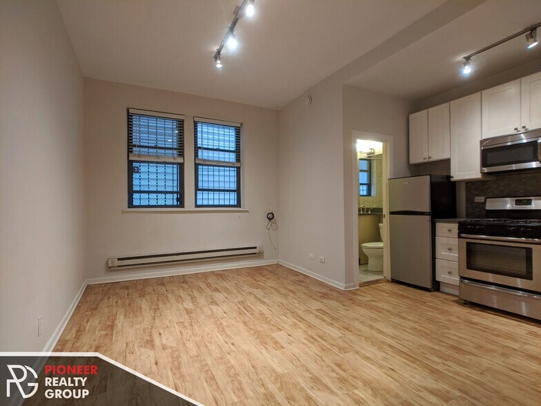 Building Photo - 2838 W Palmer St