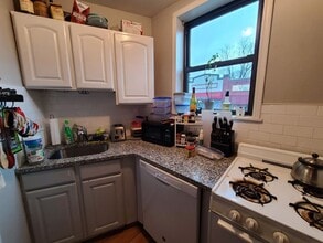 Building Photo - Close to T stop - Cleveland Circle - On site laundry