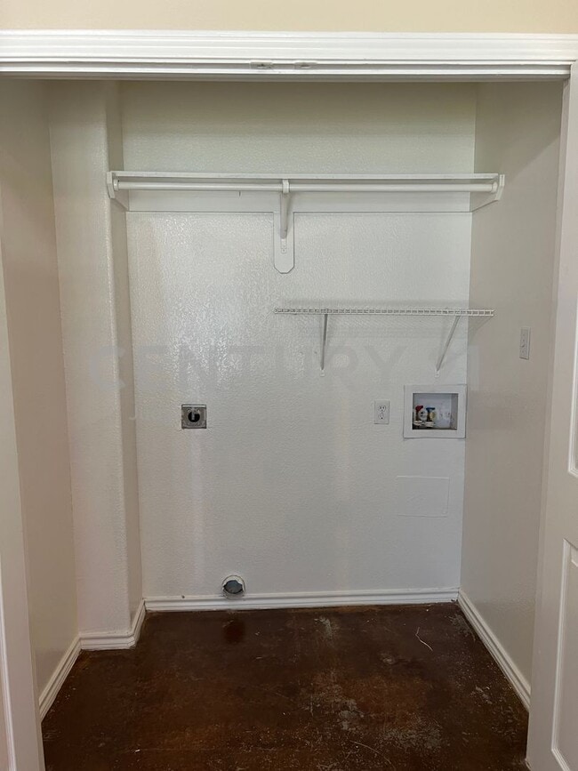 Building Photo - 120 Sunburst Ct