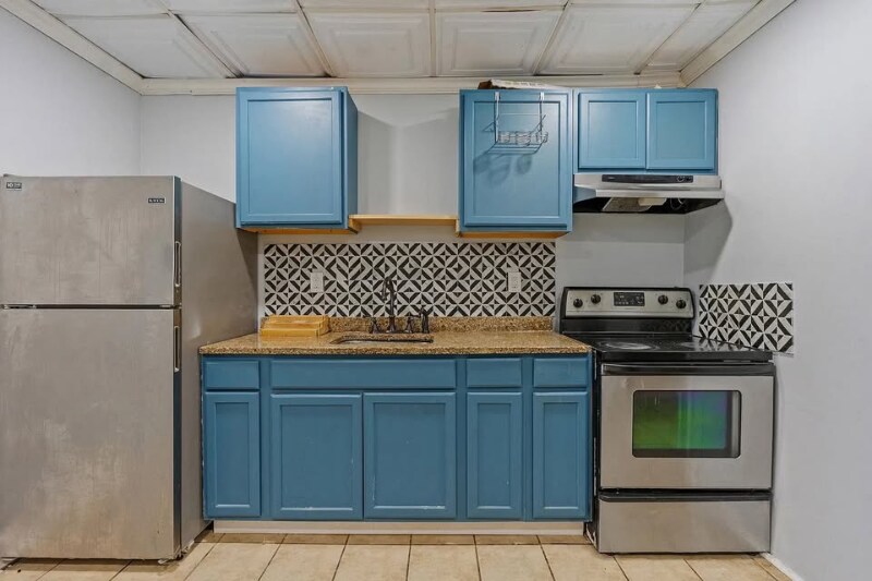 Building Photo - 179 Elk St