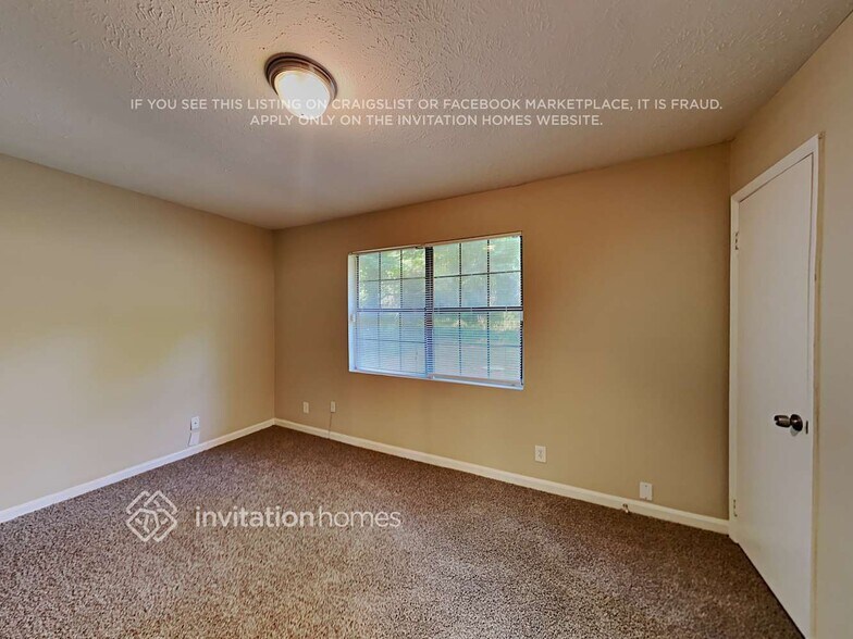 Building Photo - 812 Brighton Dr NW