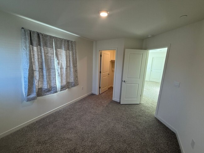 Building Photo - New Home in Gates Community