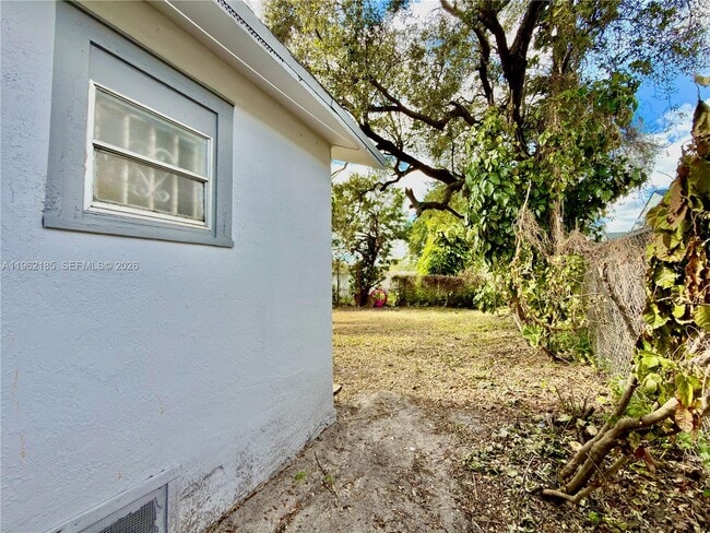 Building Photo - 5720 NW 23rd Ave