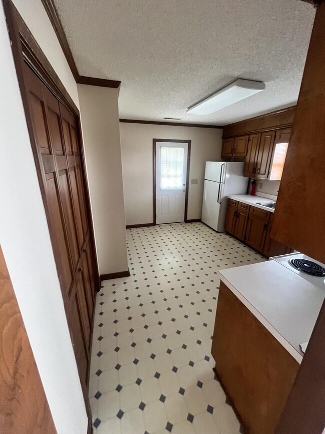 Building Photo - 2055 Gion St