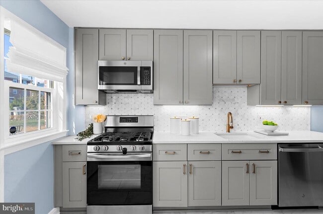 Building Photo - 312 Small Ct