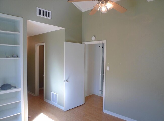 Building Photo - 3300 Clawson Rd