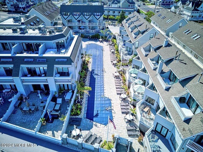 Building Photo - 900 Ocean Ave