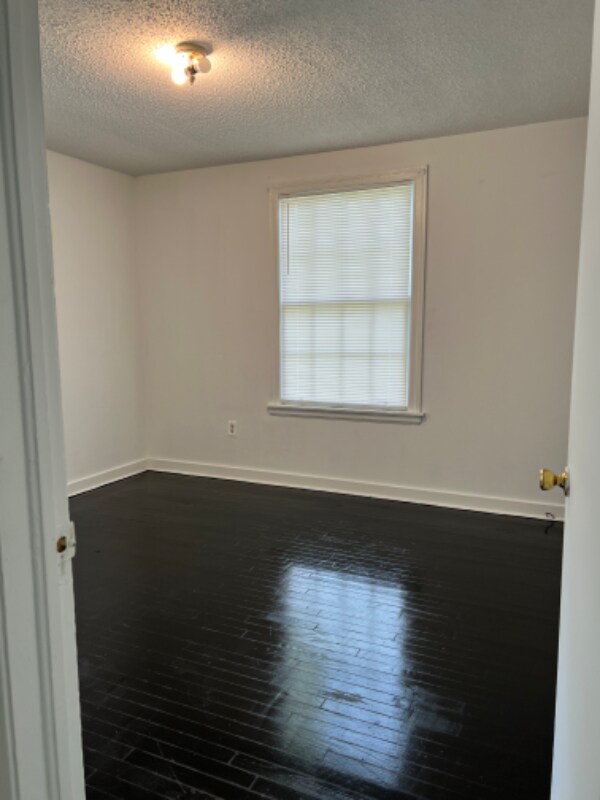 Building Photo - 4242 Monroe Ave