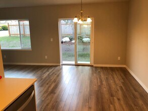 Building Photo - Fantastic 3 Bedroom Home In New Neighborhood