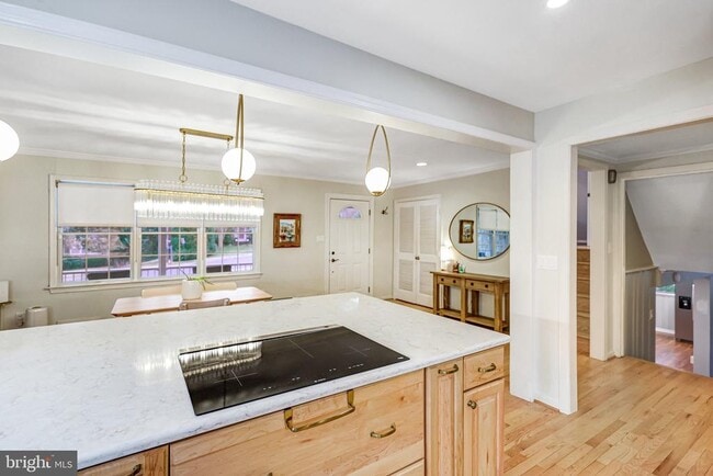 Building Photo - 1504 Wake Forest Dr