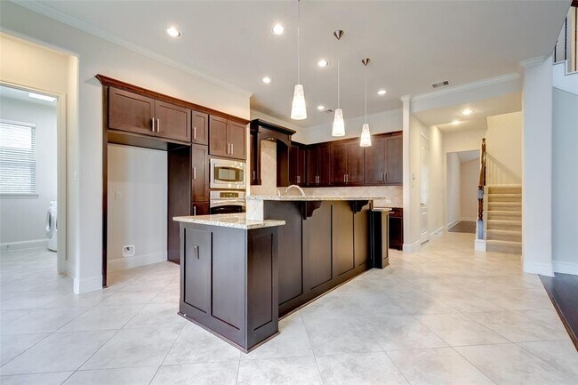 Building Photo - 10307 Latta Creek Dr