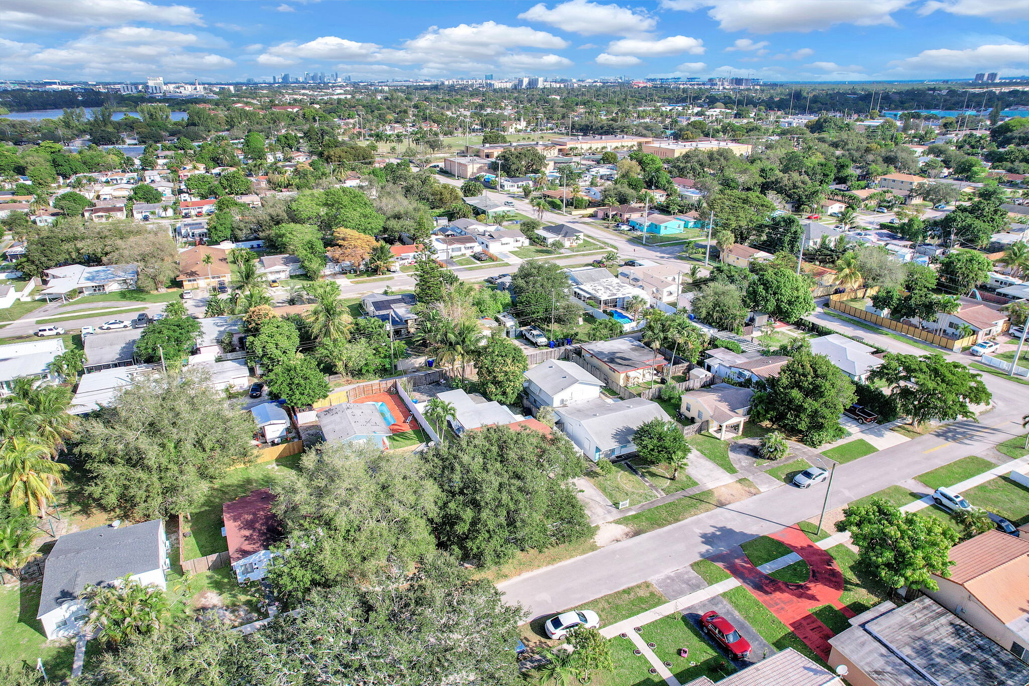 Building Photo - 2419 Coolidge St