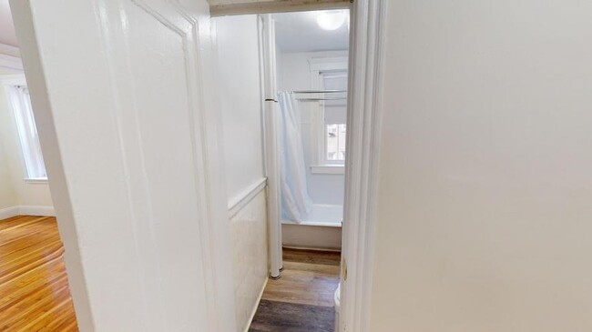 Building Photo - bedroom in Boston MA 02215