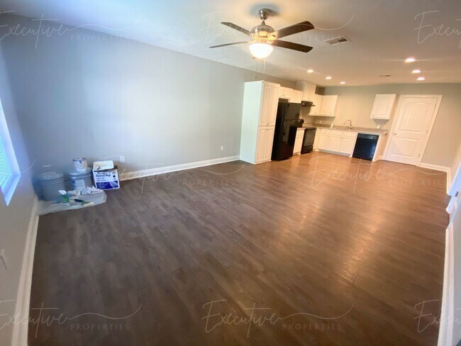 Building Photo - 193 Gilmore Rd