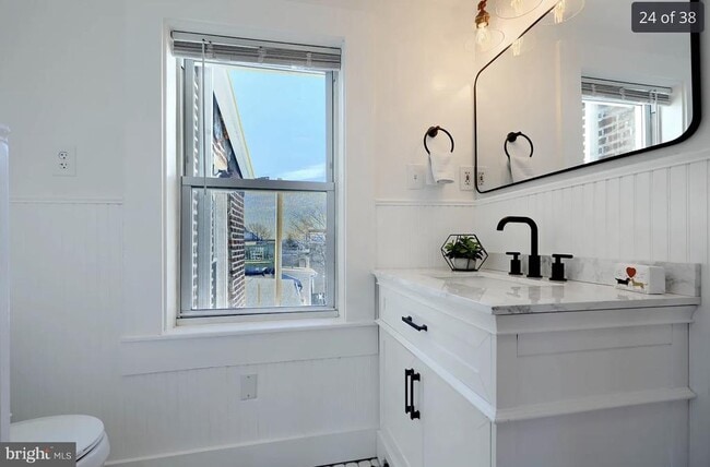 Building Photo - 1026 Riverside Ave