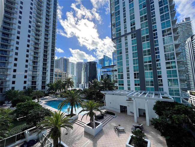 Building Photo - 1050 Brickell Ave