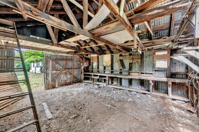Building Photo - 805 29th St SW