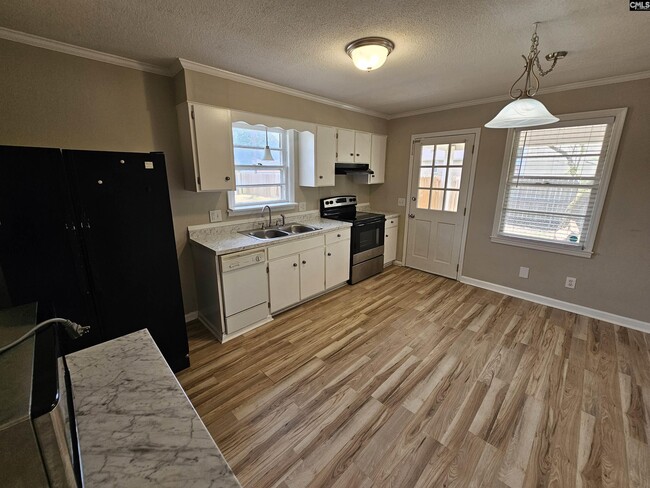 Building Photo - 10 Cinda Leigh Ct