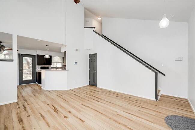 Building Photo - 1917 Windy Park Dr