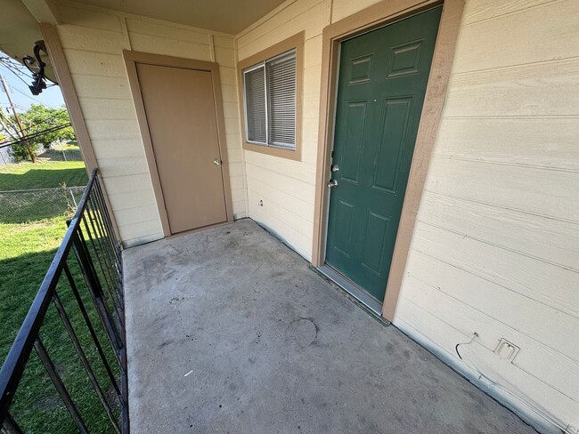 Building Photo - 1313 Quail Cir