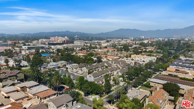 Building Photo - 249 Alpine St