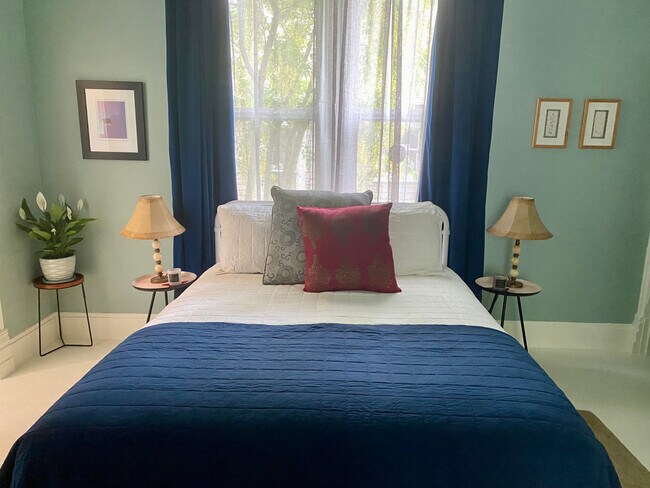 Building Photo - 1311 N Garden St