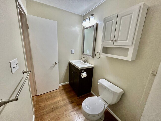 Building Photo - Quiet Duplex In Mt. Sterling!