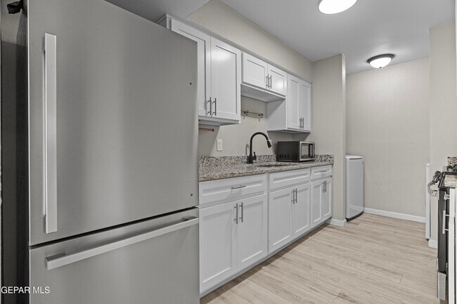 Building Photo - 2617 Red Sails Dr