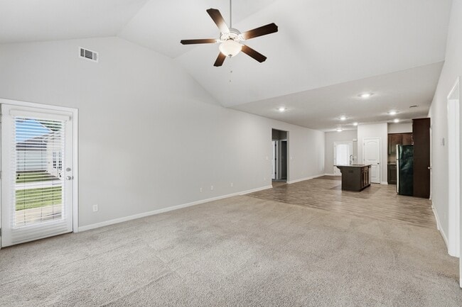 Building Photo - 145 Mandy Ln