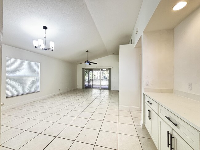 Building Photo - 5344 Edenwood Ln