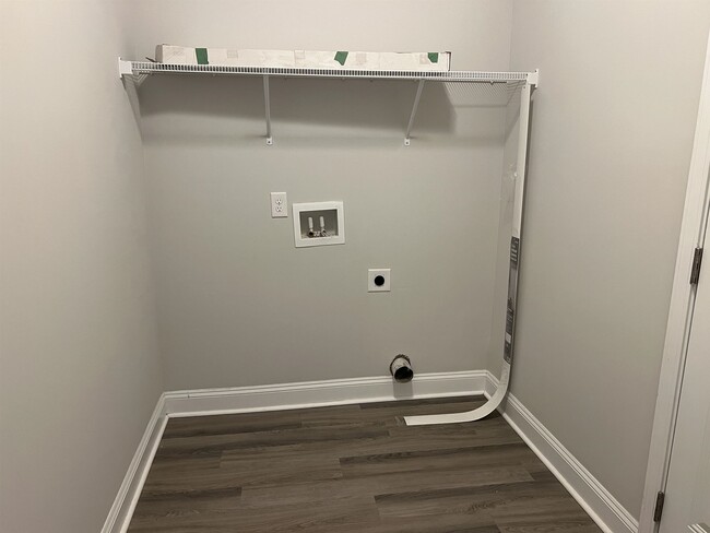 Building Photo - 711 Hobonny Lp