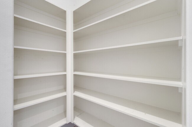 Building Photo - 1526 Chestnut St