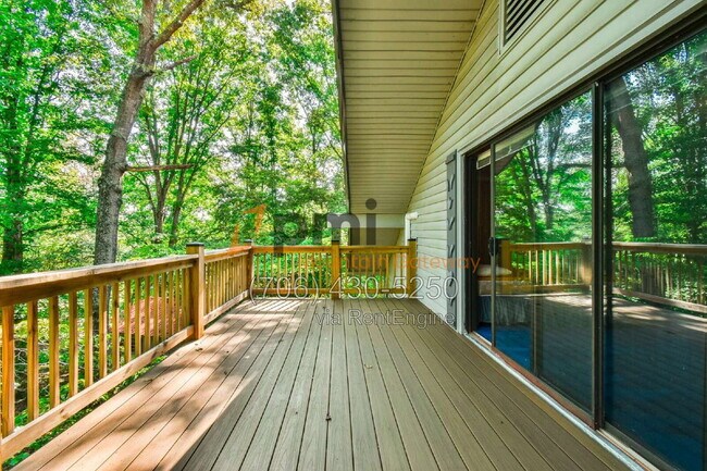 Building Photo - 266 Glenridge Dr