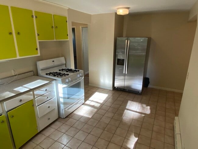 Building Photo - 47 Summer St