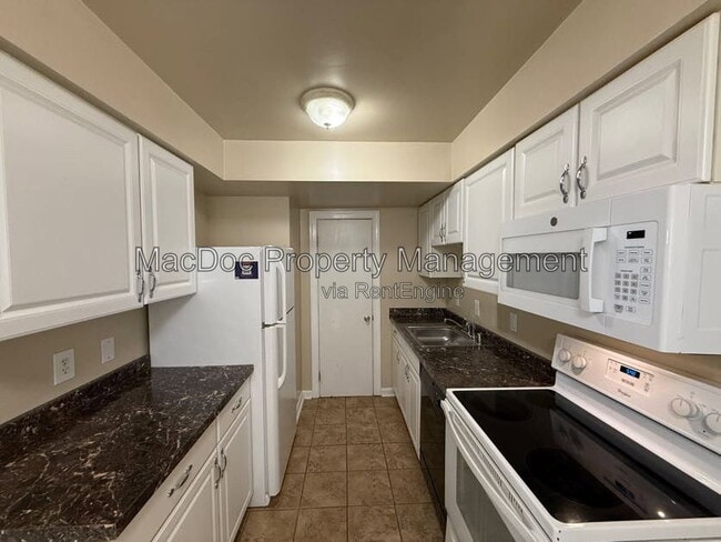 Building Photo - 14611 Earlham Ct