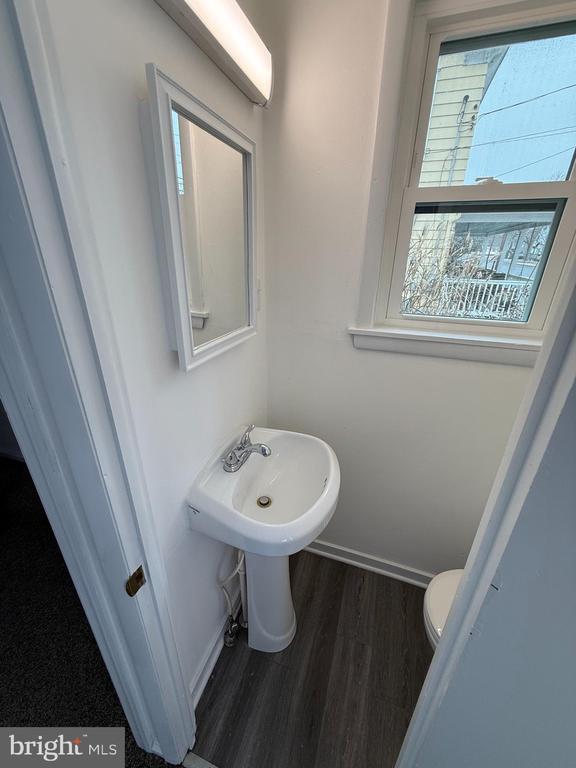 Building Photo - 109 N Main St