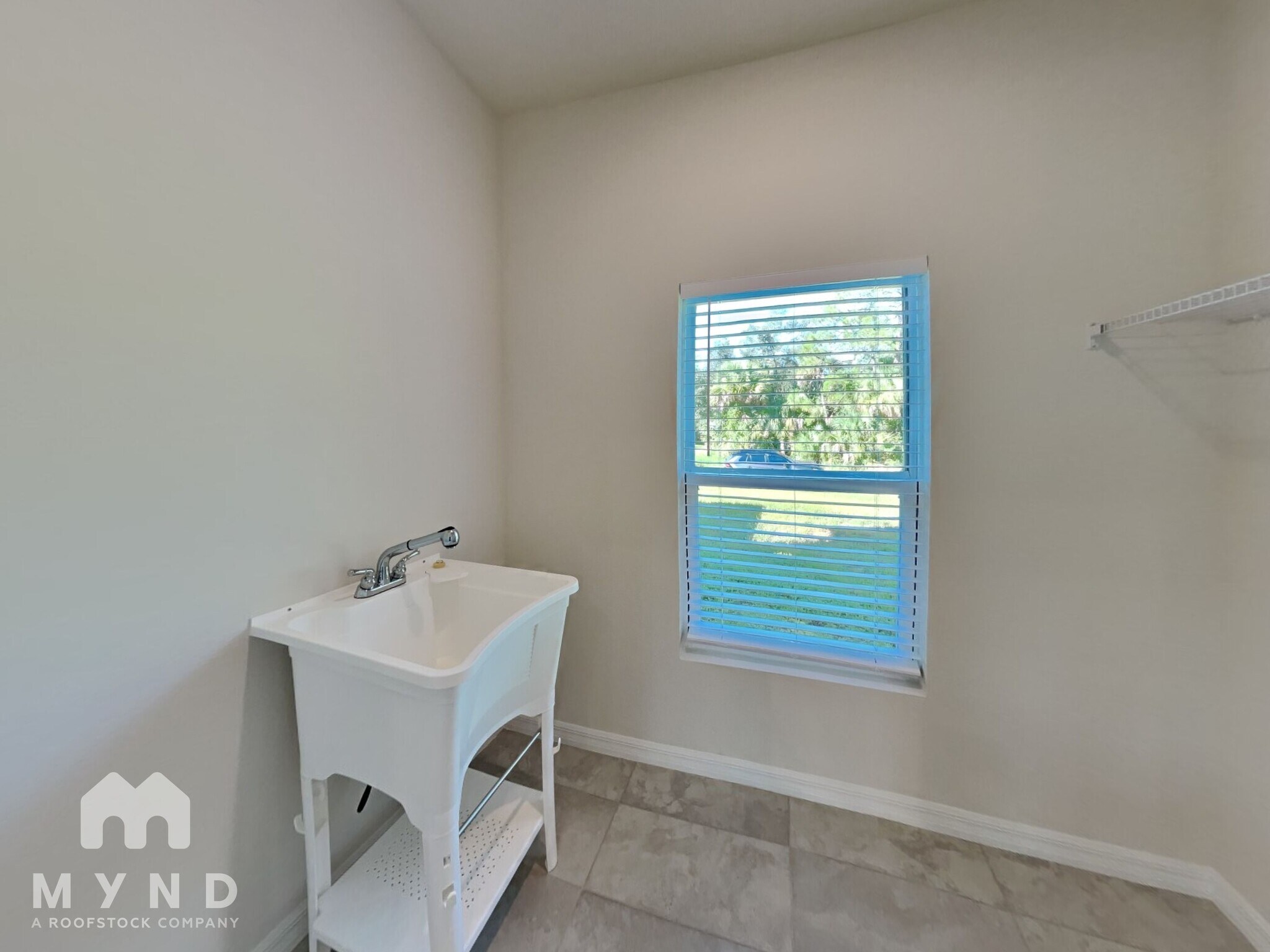 Building Photo - 2690 Shabonne Ln