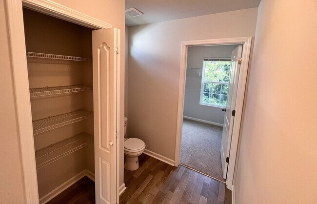 Building Photo - Gorgeous 3 bedroom, 2 1/2 bathroom two-story home in Winston Salem