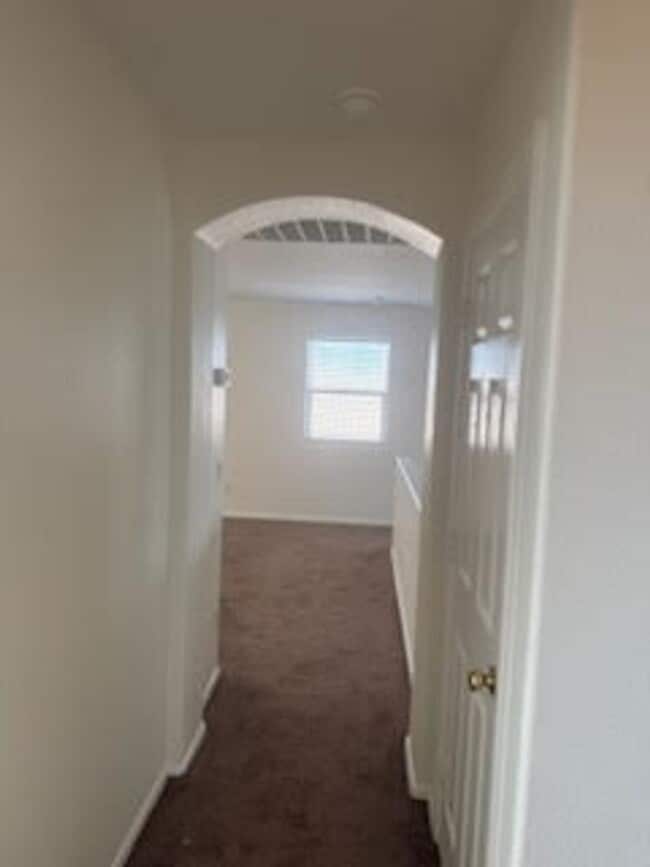 Building Photo - 22257 N Gibson Dr