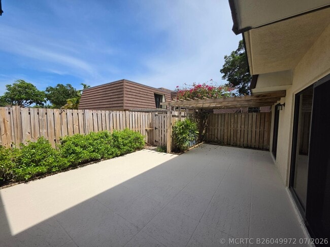 Building Photo - 708 7th Ln