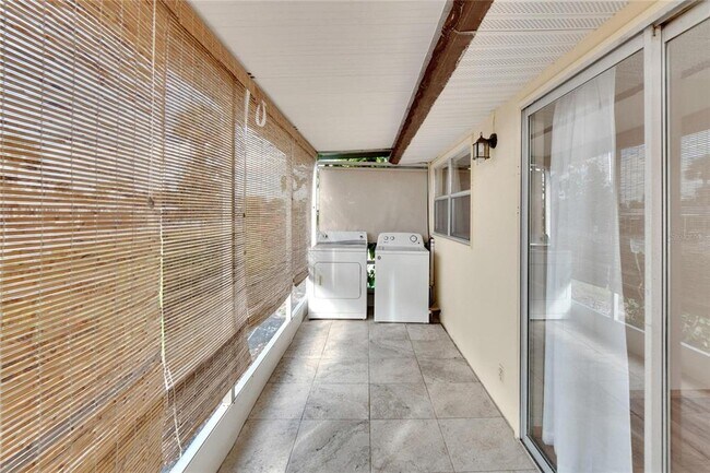 Building Photo - 202 Bedford Trail