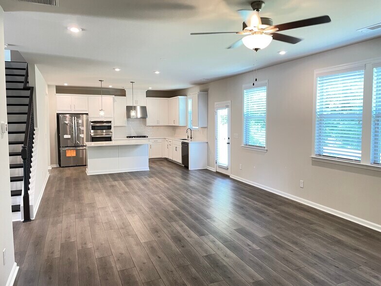 Building Photo - 5975 Stargazer Way