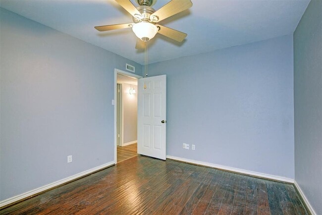 Building Photo - 17910 Navajo Trail Dr