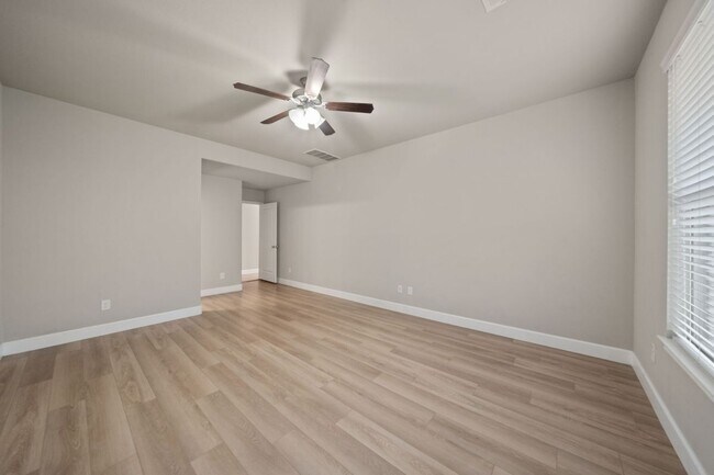 Building Photo - 6905 Etna Way