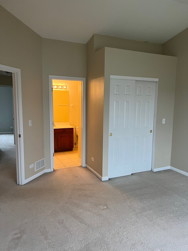 primary bedroom - 1974 Concord Dr