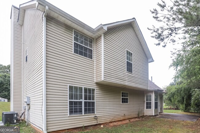 Building Photo - 4530 Talon Way