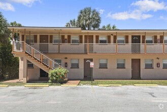 Building Photo - Updated 1 Bedroom/1 Bathroom 1st Floor Apt...