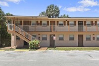 Building Photo - Updated 1 Bedroom/1 Bathroom 1st Floor Apt...