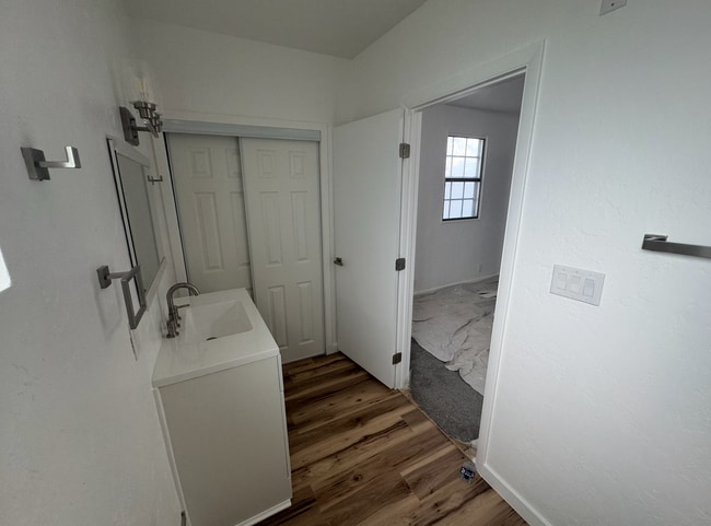 Building Photo - Cute Lehi rambler with tons of yard space ...