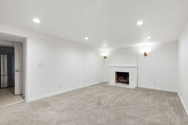 Building Photo - 2948 SE Sherrett St